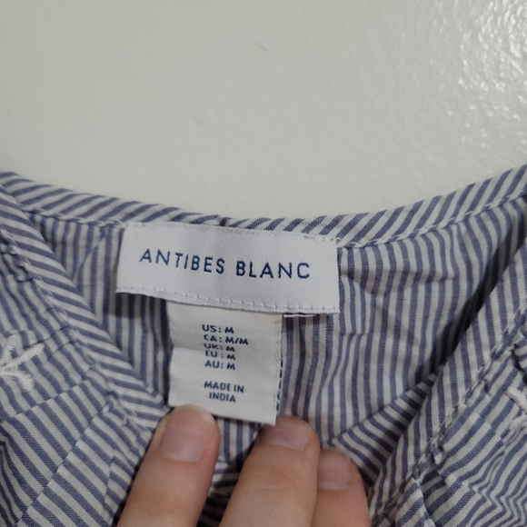 Women's summer blouse - Picture 2 of 3